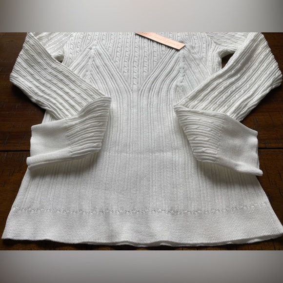 •NWT•Almost Famous Solid Cable Knit Sweater Top - Picture 5 of 12